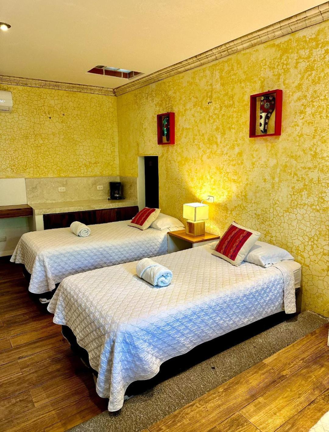 Casa Mia Hotel アンティグア・グアテマラ エクステリア 写真