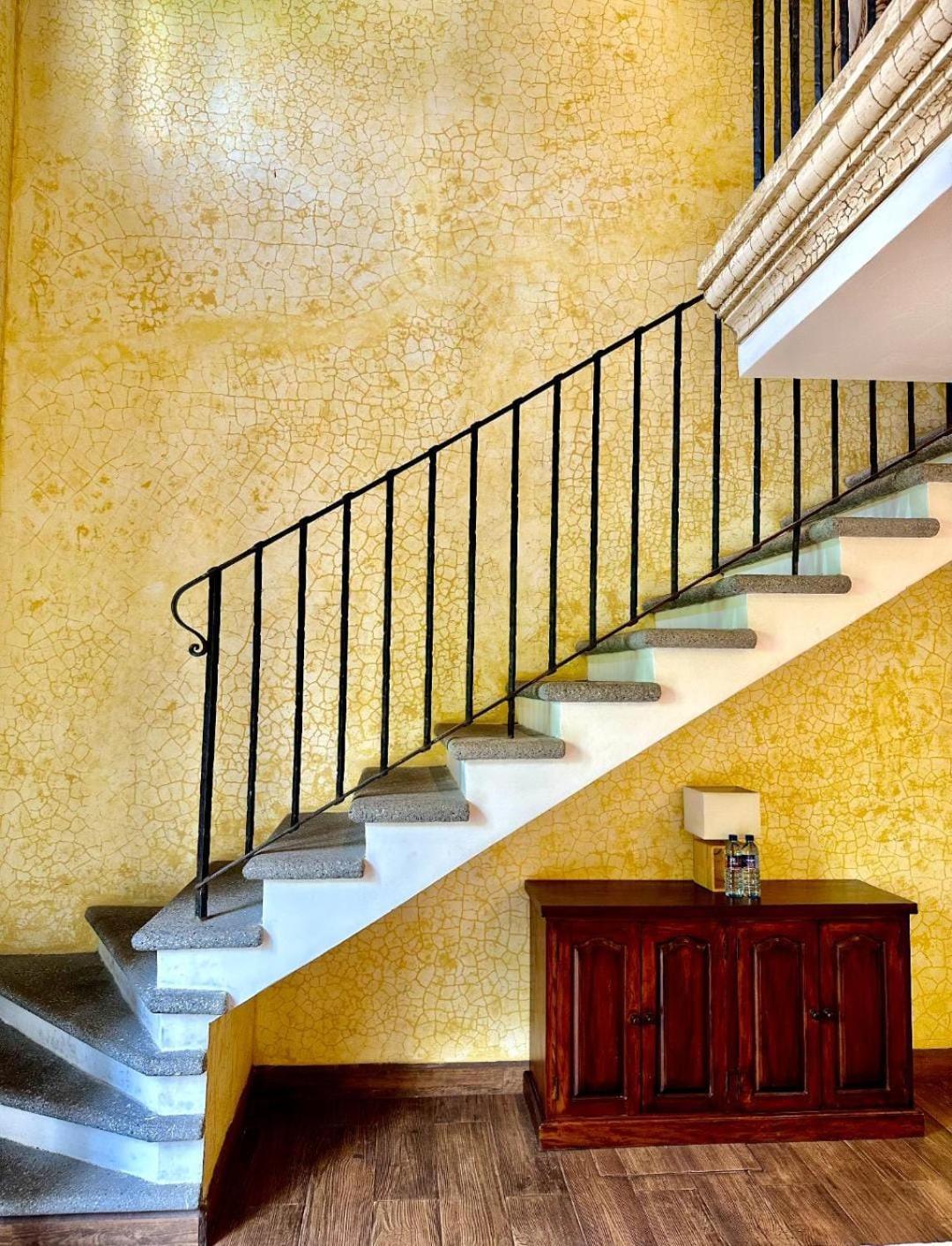 Casa Mia Hotel アンティグア・グアテマラ エクステリア 写真