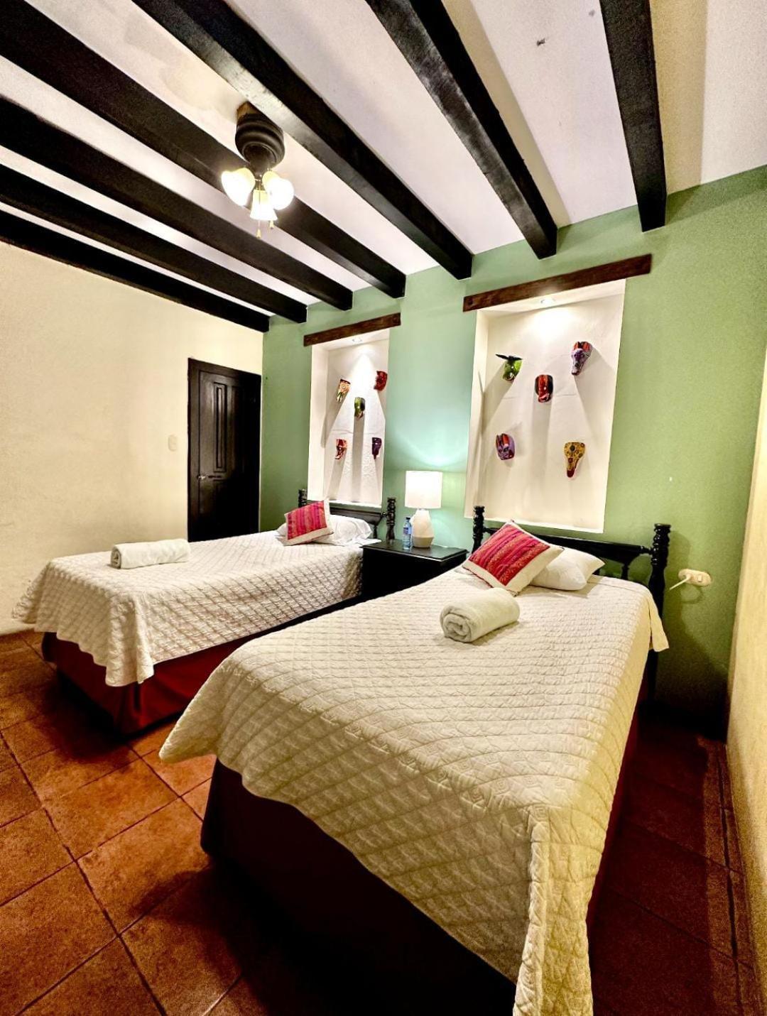 Casa Mia Hotel アンティグア・グアテマラ エクステリア 写真